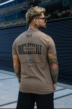 REMERA AMBITIONS ESTAMPADAS - tienda online