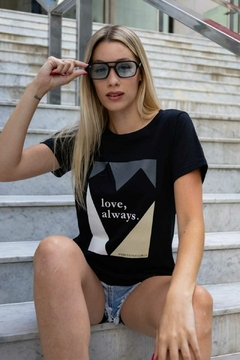 REMERA AMBITIONS DAMA LOVE ALWAYS - tienda online
