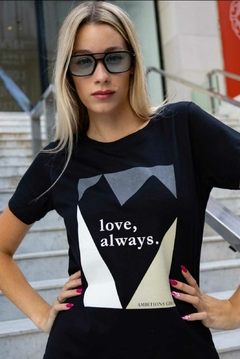 REMERA AMBITIONS DAMA LOVE ALWAYS en internet