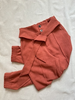 Calça de fio