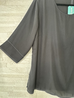 Blusa com pesponto da By Rose // G na internet