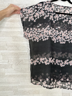 Blusa de tule floral // GG na internet