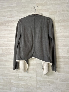 Casaco moletom peludo Hollister - Camaleão Moda Sustentável
