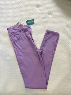 Calça lilás cós médio