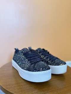Tênis com glitter Fiever na internet
