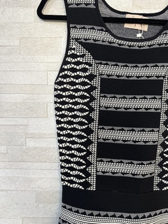 Vestido evasê preto e branco - loja online