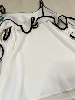 Blusinha de alcinha com babados // P na internet
