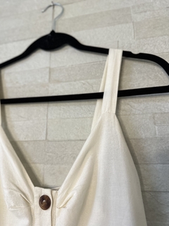 Vestido de algodão com botões da Amaro - Camaleão Moda Sustentável