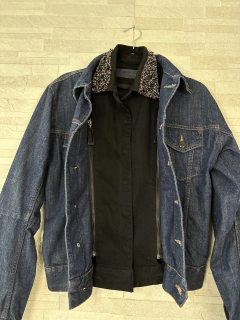 Jaqueta Jeans com gola de strass da Animale // G - Camaleão Moda Sustentável