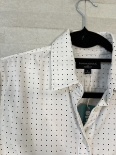 Camisa de bolinhas da Banana Republic // P na internet