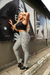 calca bandagem skinny com rasgo no joelho - comprar online