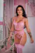 Conjunto Princesa em Tule Bordado na cor rosa bebê, exibindo detalhes do sutiã e da calcinha com transparência e meias altas