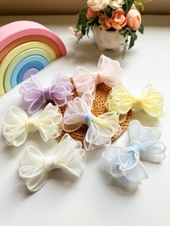 Laço Festa Organza e Pérolas