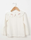 Remera cuello bordado natural #5016