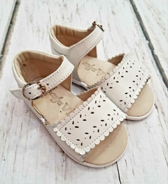 Sandalia cuero calada blanca #17637