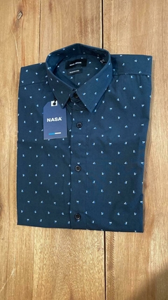 CAMISA ESTAMPADA BUCKER " BASICOS ARGENTINOS" (0518) - q32