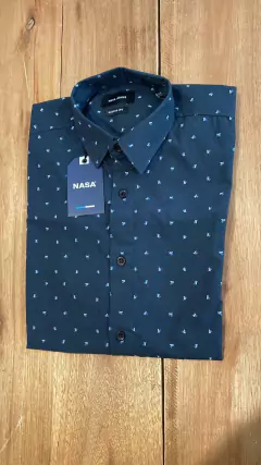 CAMISA ESTAMPADA BUCKER " BASICOS ARGENTINOS" (0518) - q32