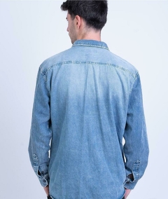 CAMISA JONH (0717) en internet
