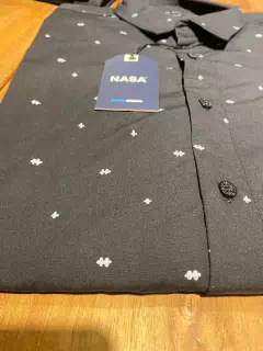 CAMISA ESTAMPADA BUCKER " BASICOS ARGENTINOS" (0518) - q32