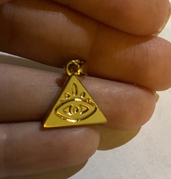 Dije ojo de la providencia dorado