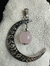 DIJE LUNA CON CUARZO ROSA - AIMARÁ - TIENDA DE COMPLEMENTOS