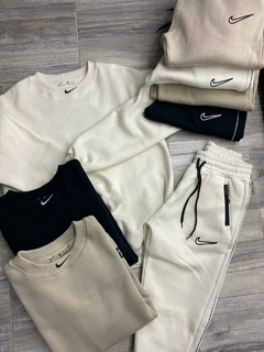 Conjunto NIKE tech en internet