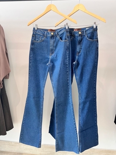 CALÇA JEANS FLARE na internet