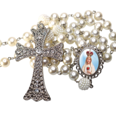 Terço Noiva Prata Nossa Senhora de Fatima Casamento Relicario em Perolas 12mm Homenagem - comprar online