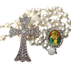 Terço Noiva Prata Santa Mãe Rainha Casamento Relicario em Perolas 12mm Homenagem - comprar online