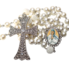 Terço Noiva Prata Santa Teresa de Calcutá Casamento Relicario em Perolas 12mm Homenagem - comprar online