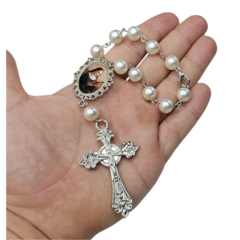 Dezena Terço Carro Retrovisor Santa Rita de Cássia Medalha - comprar online