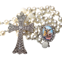 Terço Noiva Prata São Miguel Arcanjo Casamento Relicario em Perolas 12mm Homenagem - comprar online