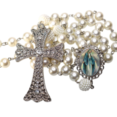 Terço Noiva Prata Nossa Senhora das Graças Casamento Relicario em Perolas 12mm Homenagem - comprar online
