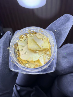 Madrepérola amarela com folha de ouro 86