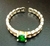 Anillo de corazones con piedra verde esmeralda. - comprar en línea