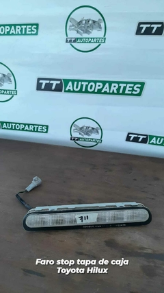 Faro stop Toyota Hilux