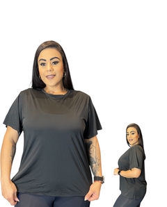 Camiseta Plus com Recorte Lateral Girafit - loja online