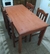 Mesa y Sillas (Lustre CAOBA)
