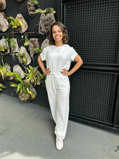 Conjunto com capuz na internet