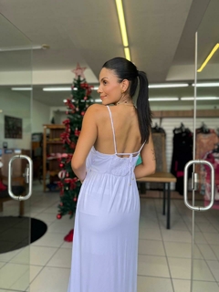 Vestido com barra arredondada na internet