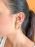 Brinco Ear Hook Alongando Liso Dourado na internet