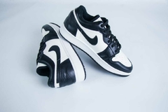 Negro con blanco Nike