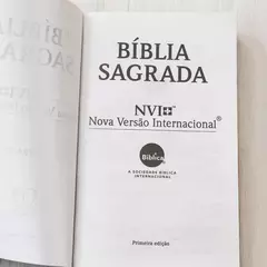 Biblia Sagrada Lirios | NVI | Letra Grande | Capa Brochura - Livraria Página Virada