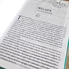 Biblia Mulher Extraordinaria | NVI | Hernandes Dias Lopes | Capa Dura Turquesa