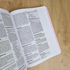 Biblia Sagrada | NAA | Letra Grande | Capa Dura Cruz Rosa Com Espaco para Anotacoes - loja online