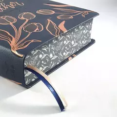 A Biblia da Mulher | Letra Grande | NAA | Capa Luxo Azul