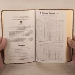 Biblia Sagrada | NVI | Letra Normal | Capa Luxo Madeira Escura na internet