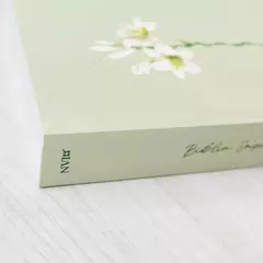 Biblia Sagrada Lirios | NVI | Letra Grande | Capa Brochura na internet