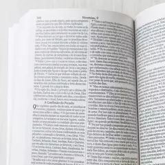 Biblia Sagrada Lirios | NVI | Letra Grande | Capa Brochura