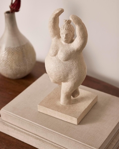 Escultura bailarina em polirresina 28x12cm na internet